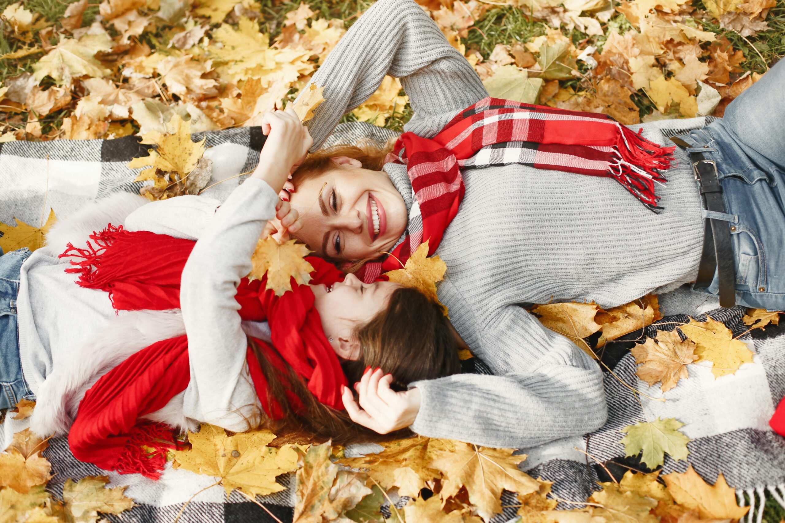 Scottish Wool Scarves: Luxurious Christmas Gifts | Shop Now