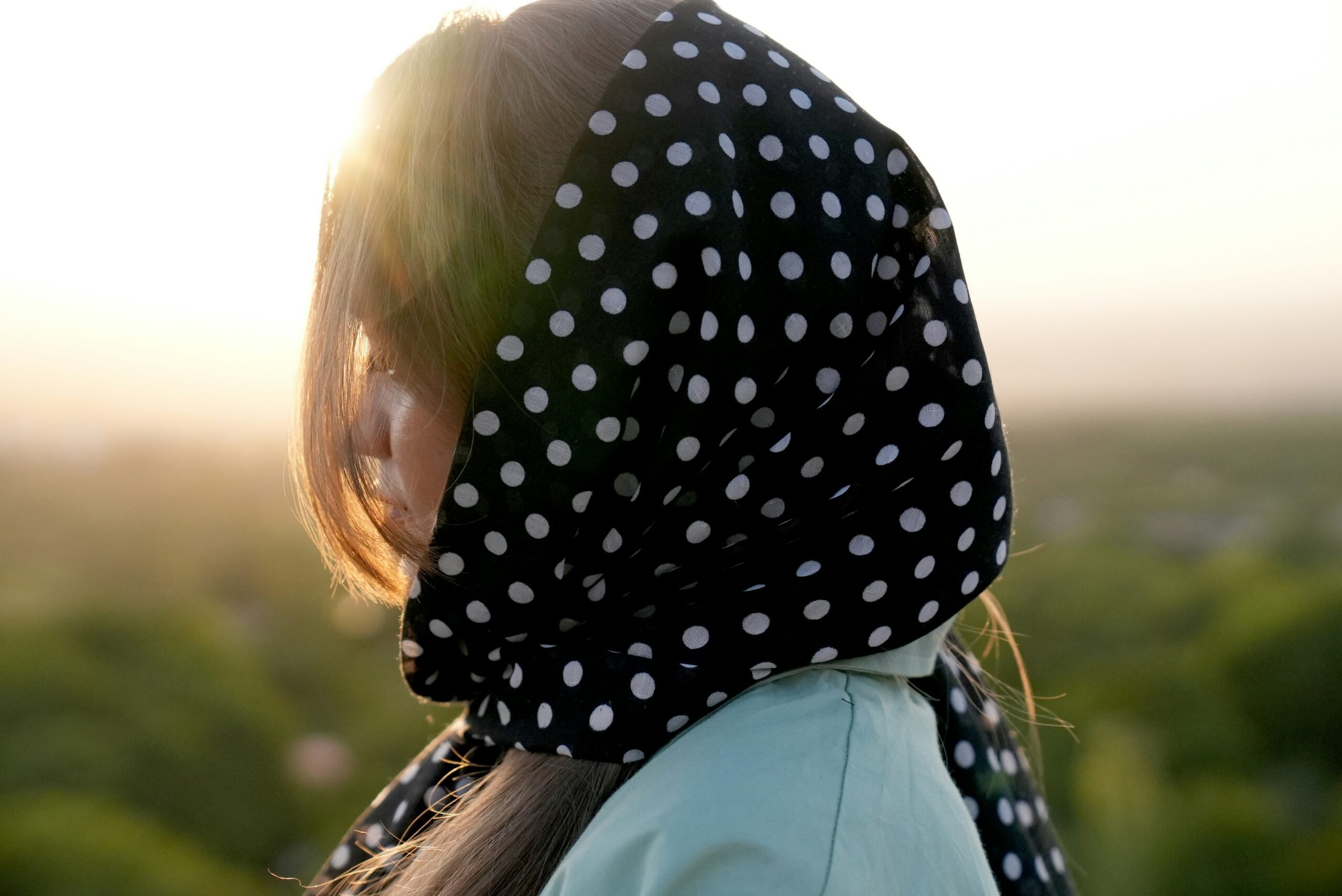 Top 5 Cashmere Scarves to Elevate Your Winter Wardrobe